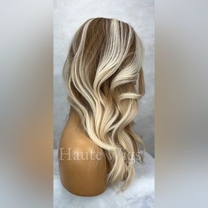 Lace Front Ash Blonde Balayage 16 Inch Bob Wig Wavy Center or Side Parting NEW